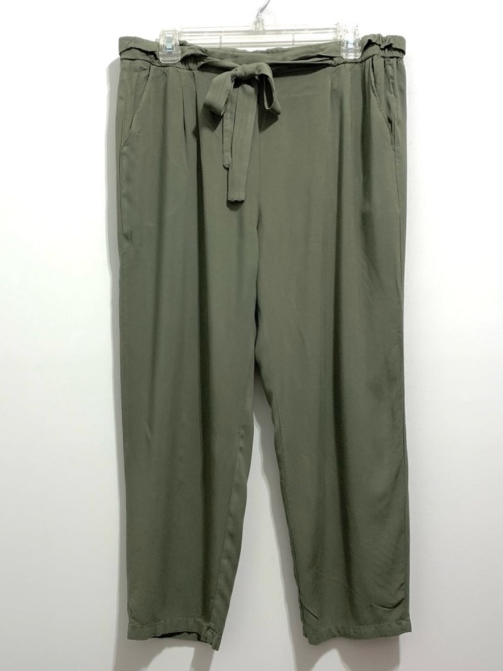 Ambiance Women’s Olive Green Cargo Capri Pants